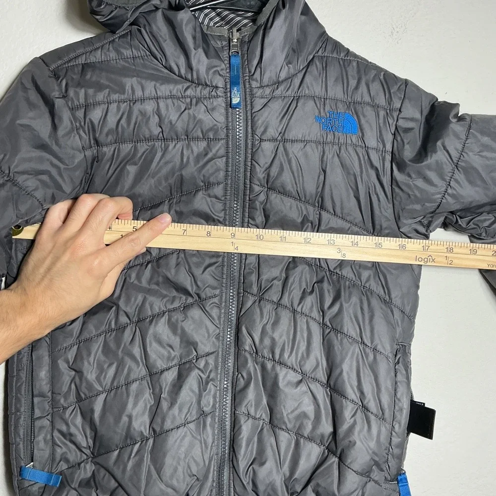 The North Face Puffer Jacket Boys S 7/8 Reversible Gray Blue Hooded Head Gloves